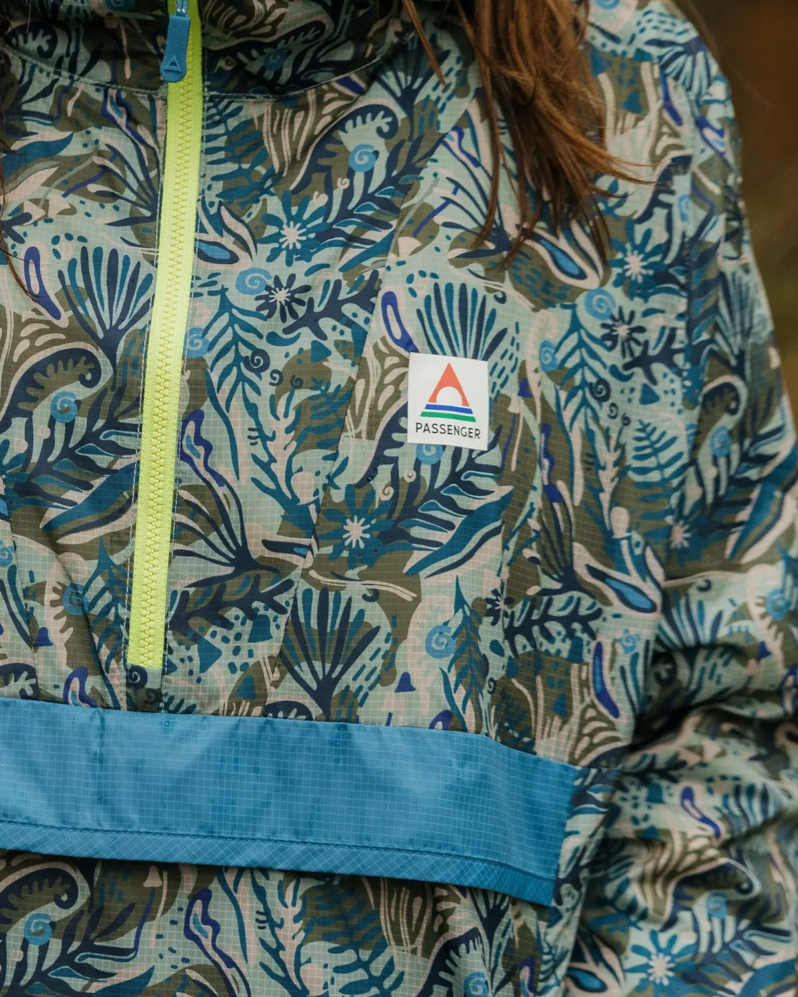 Anorak coupe-vent recyclé Viento - Abstract Seaweed Pistachio