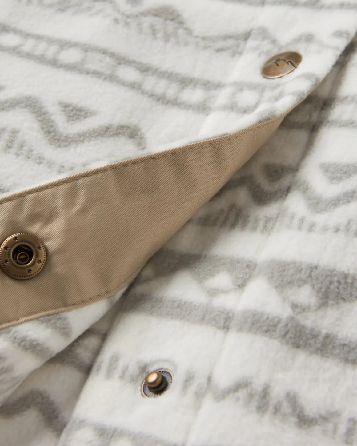 Chemise en Polaire Recyclée East - Motif Montagne Vintage Blanc