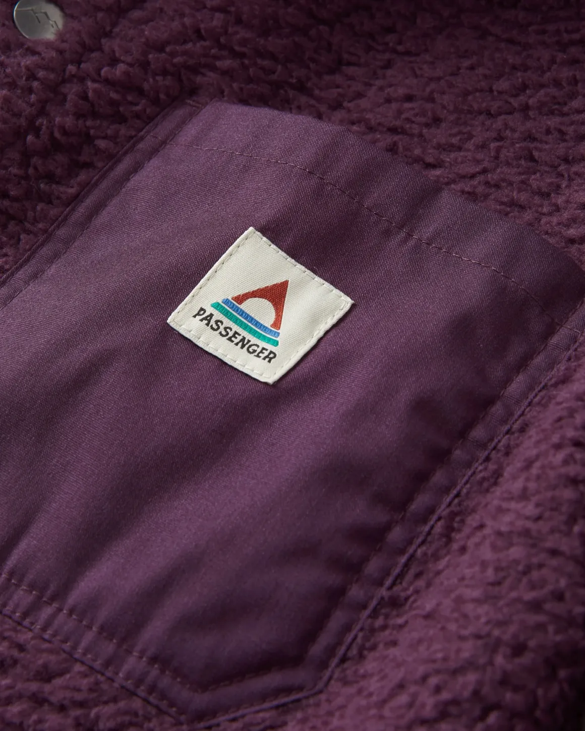 Chemise surdimensionnée en sherpa recyclé Rappel - Prune profonde