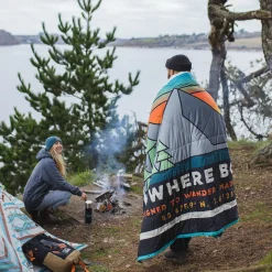 Couverture Sherpa Recyclée Nomadic - Imprimé Noir 'Nowhere Bound'