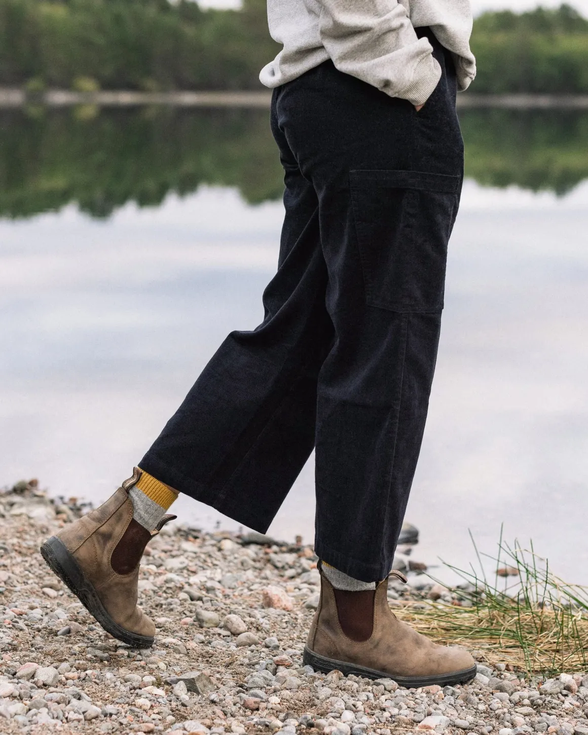 Pantalon en velours côtelé bio raccourci Someday - Noir