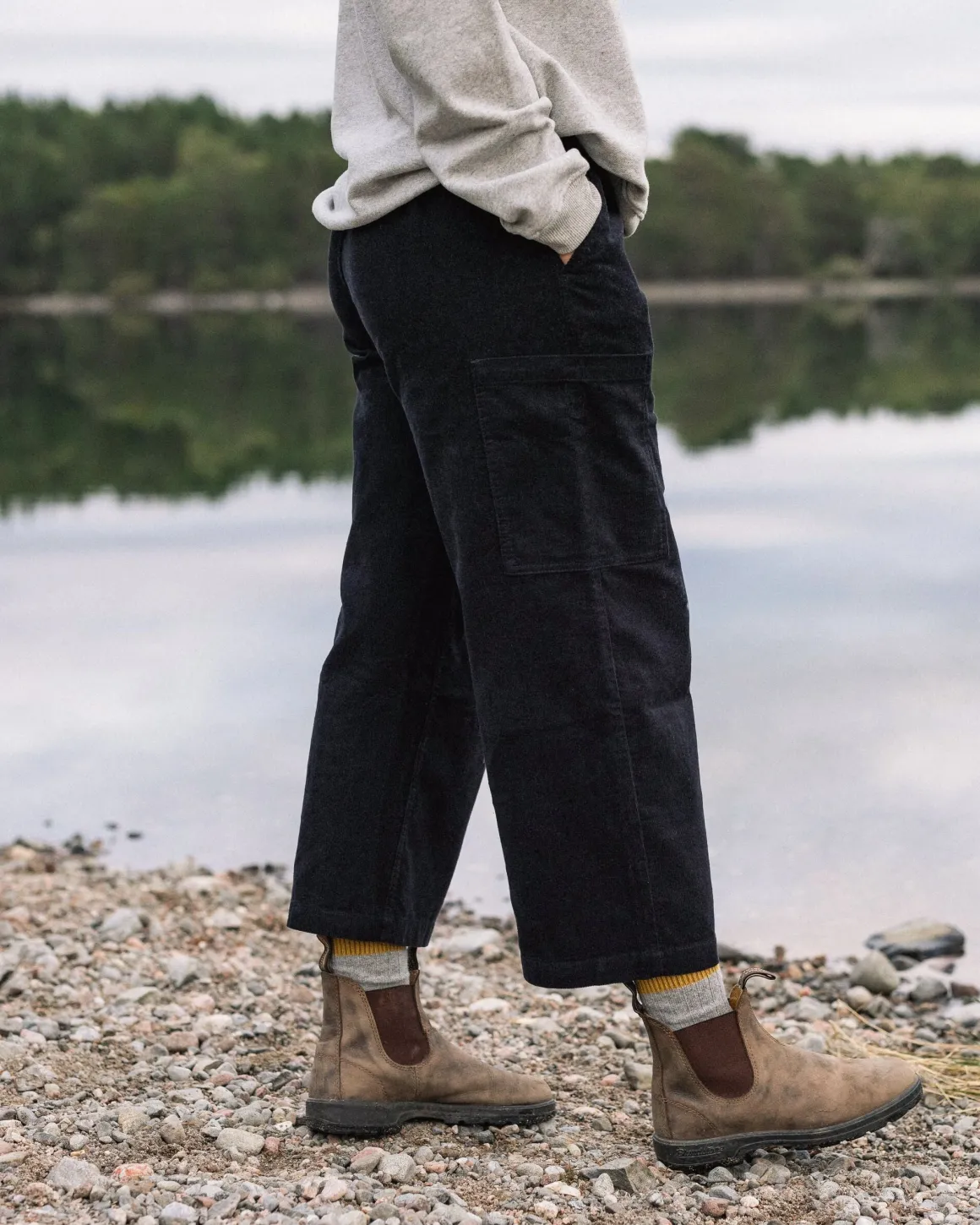 Pantalon en velours côtelé bio raccourci Someday - Noir