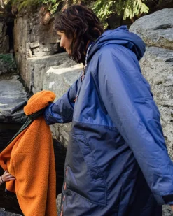Poncho de Surf Doublé en Sherpa Recyclé Waves - Denim Foncé / Marine Profond