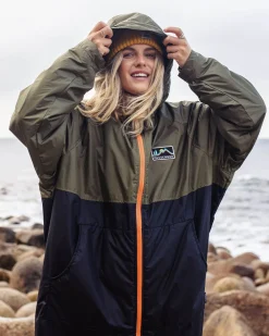 Poncho de surf doublé en sherpa recyclé - Noir/ Kaki
