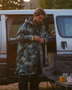 Poncho de Surf Doublé en Sherpa Recyclé Waves - Camouflage Alpin Forêt Tropicale Pluvieuse