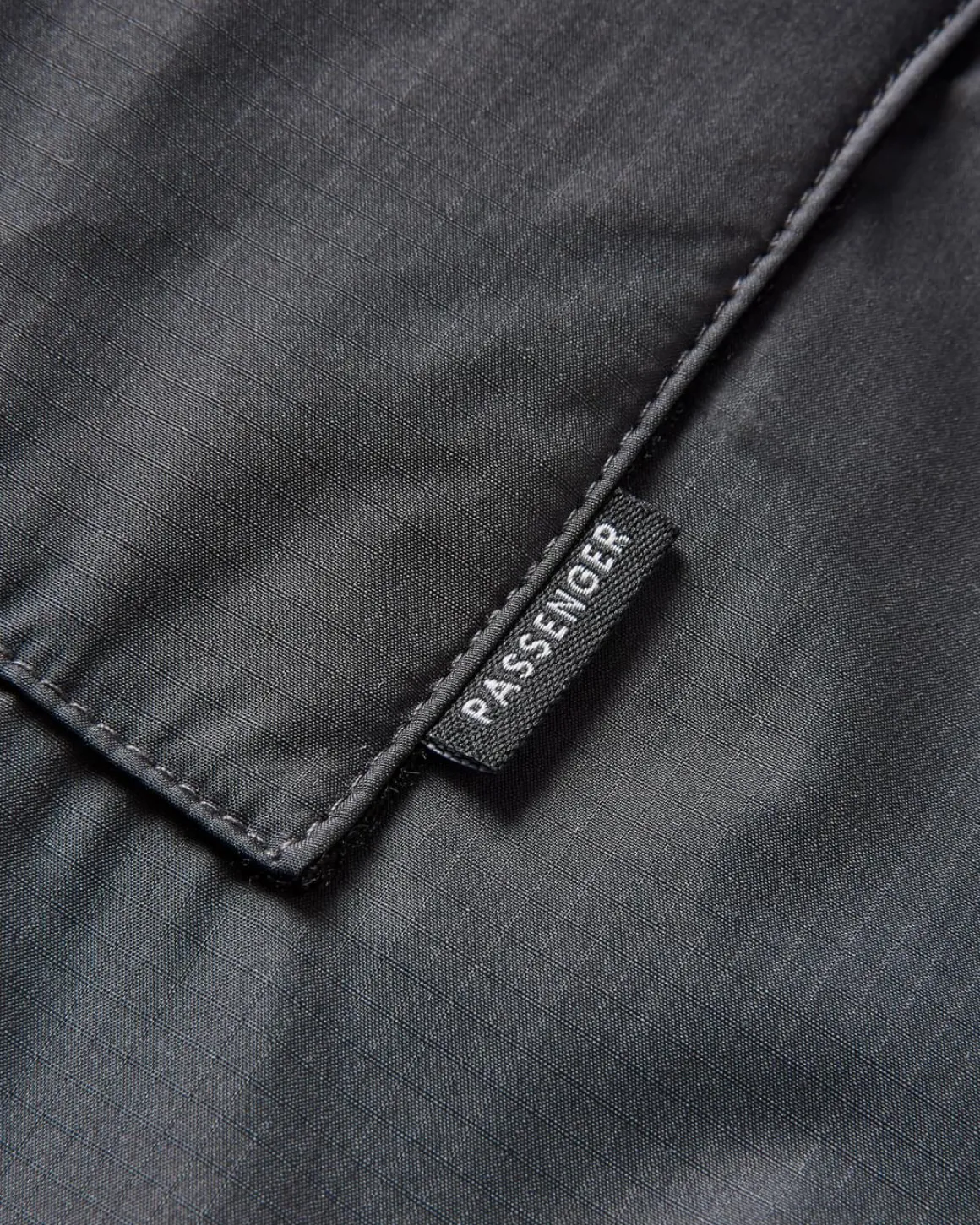 Poncho de surf Escapism doublé d'une serviette recyclée - Noir