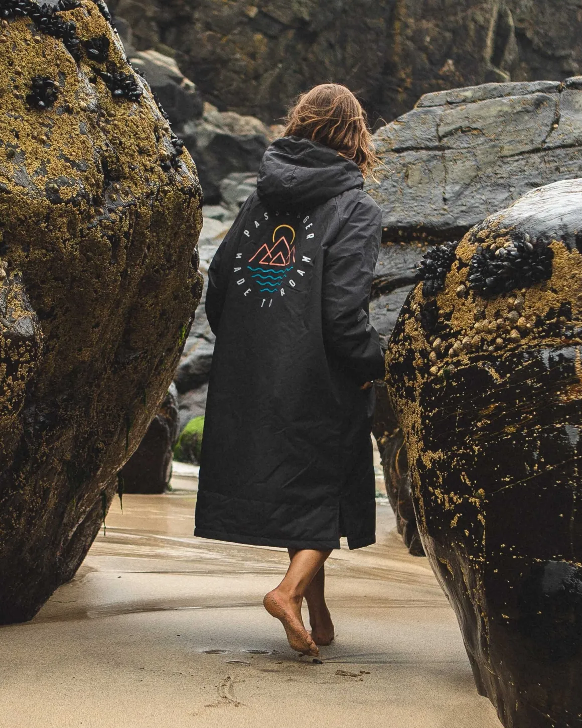 Poncho de surf Escapism doublé d'une serviette recyclée - Noir