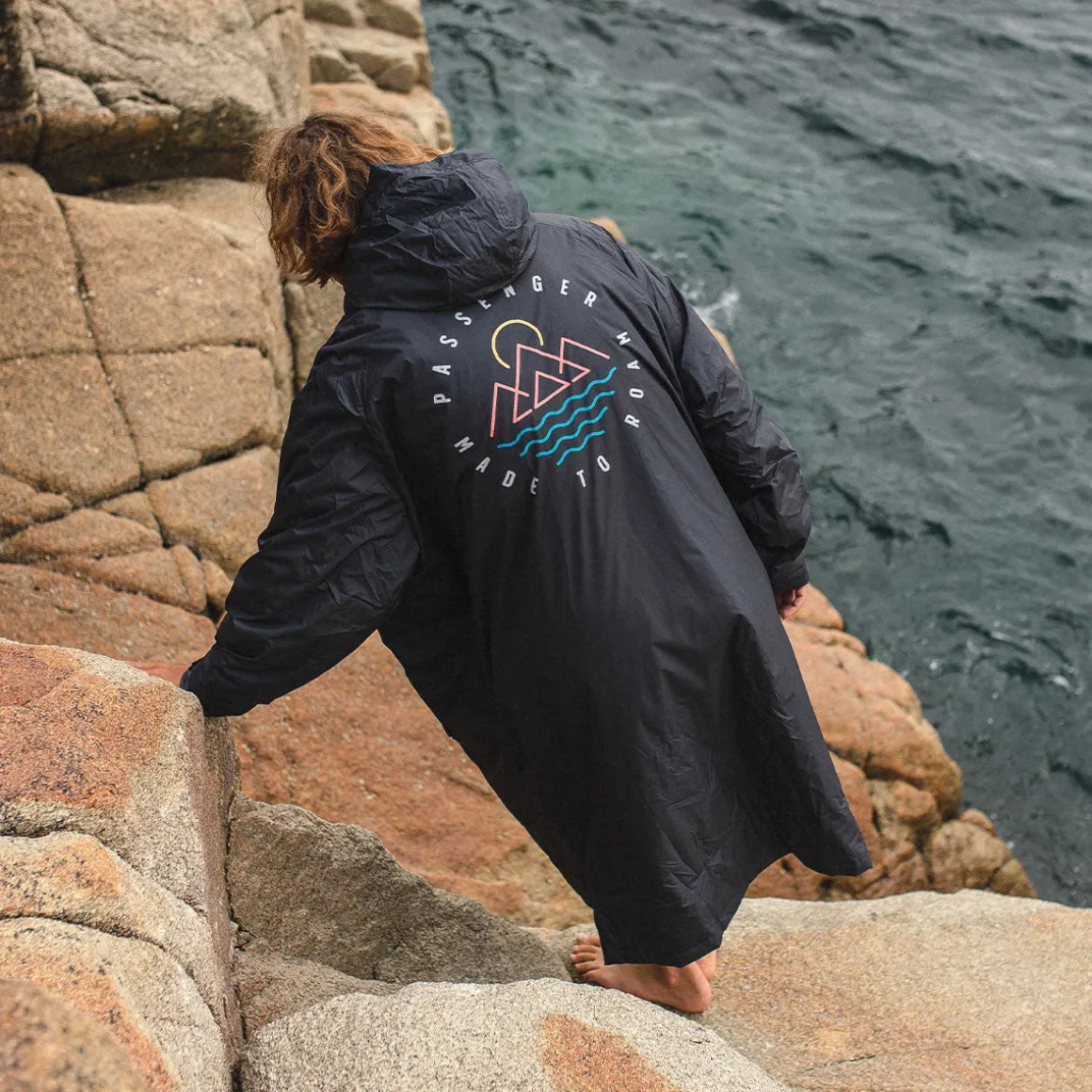 Poncho de surf Escapism doublé d'une serviette recyclée - Noir