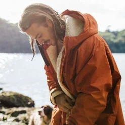 Poncho de surf Escapism Recyclé doublé en Sherpa - Rouille
