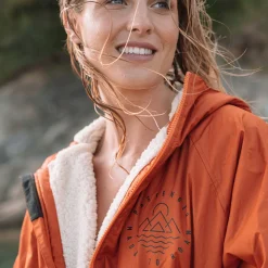 Poncho de surf Escapism Recyclé doublé en Sherpa - Rouille