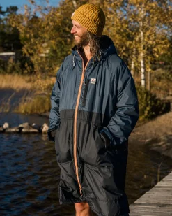 Poncho de surf recyclé avec doublure en sherpa Waves - Denim Foncé/ Bleu Marine Profond