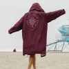 Poncho de surf recyclé doublé en sherpa - Windsor Wine