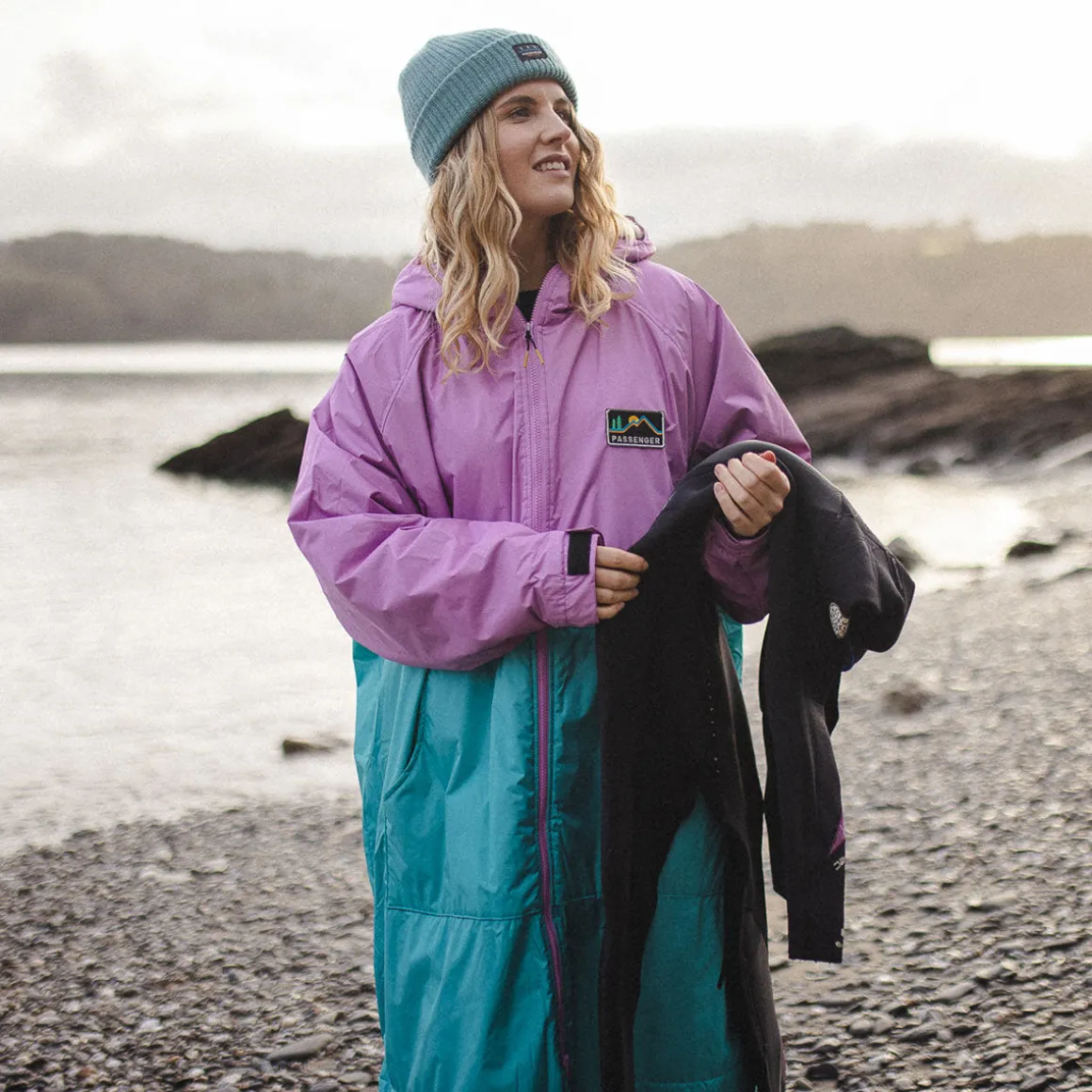 Poncho de surf recyclé doublé en sherpa - Vert Viridian/Orchidée