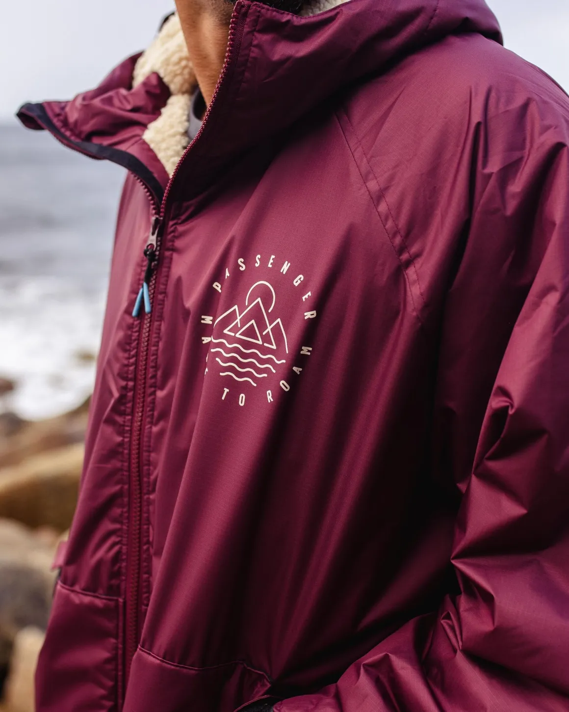 Poncho de surf recyclé doublé en sherpa - Windsor Wine