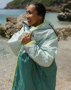 Poncho de surf recyclé doublé en sherpa Waves - Surf Spray/Deep Sea