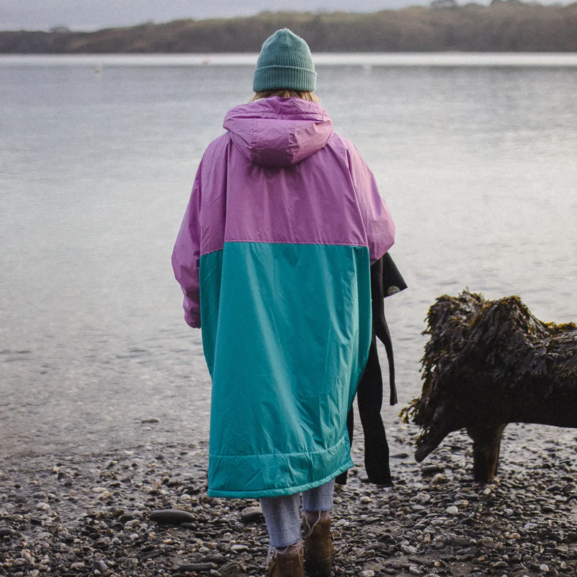 Poncho de surf recyclé doublé en sherpa - Vert Viridian/Orchidée