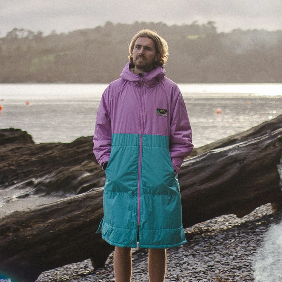 Poncho de surf recyclé doublé en sherpa - Vert Viridian/Orchidée