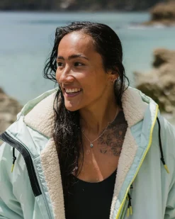 Poncho de surf recyclé doublé en sherpa Waves - Surf Spray/Deep Sea