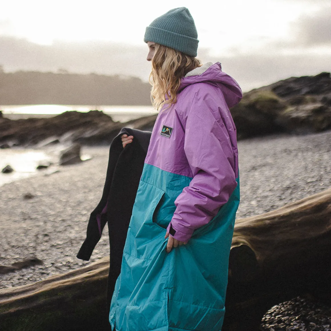 Poncho de surf recyclé doublé en sherpa - Vert Viridian/Orchidée