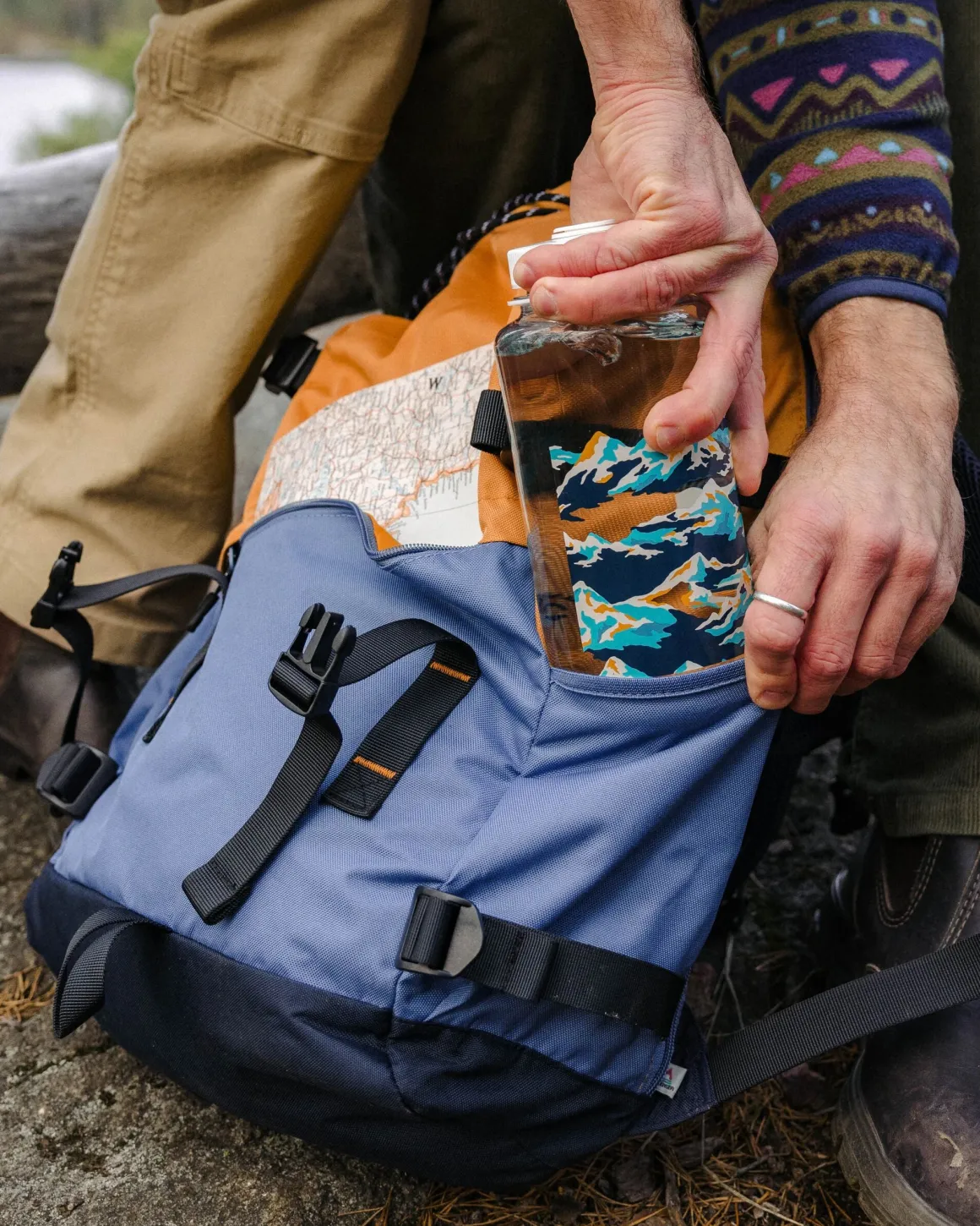 Sac à dos recyclé Boondocker 26L - Miel/Denim foncé/Bleu marine riche