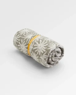 Serviette de voyage recyclée à séchage rapide - Seaweed Pebble Grey