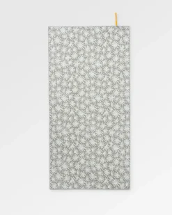 Serviette de voyage recyclée à séchage rapide - Seaweed Pebble Grey