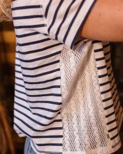 T-shirt à Rayures Marine avec Bordure au Crochet en Coton Recyclé Magnolia