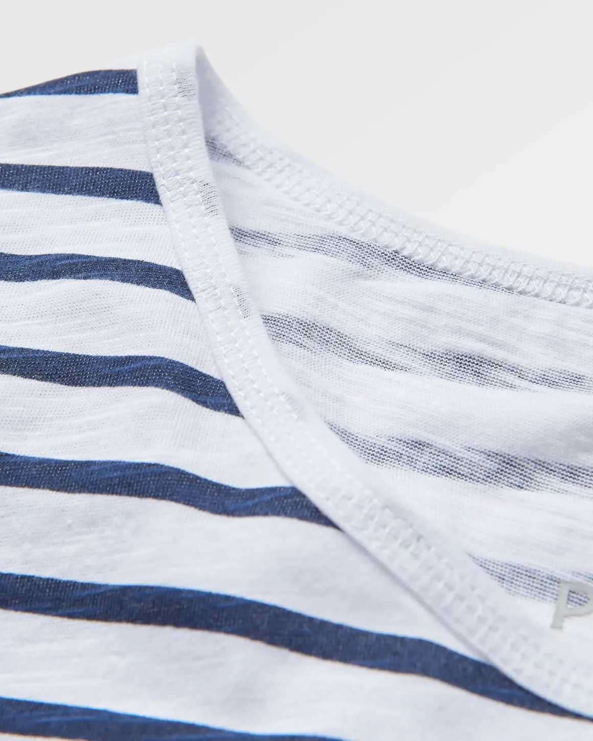 T-shirt à Rayures Marine avec Bordure au Crochet en Coton Recyclé Magnolia